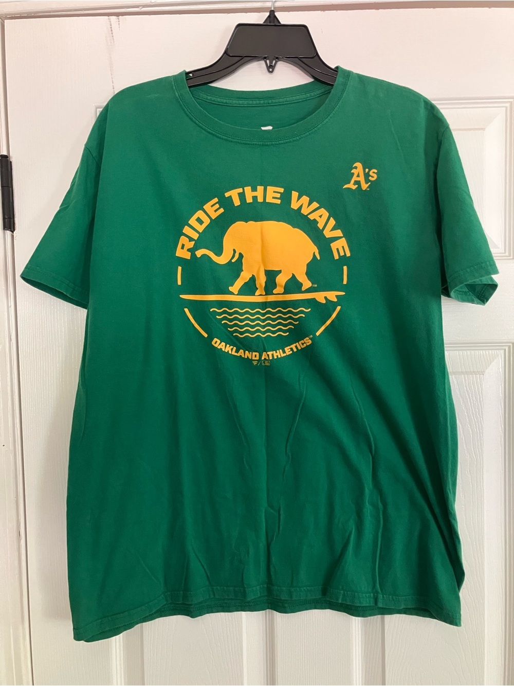Fanatics Oakland A's Green and Gold 'Ride the Wave' Short Sleeve Tee